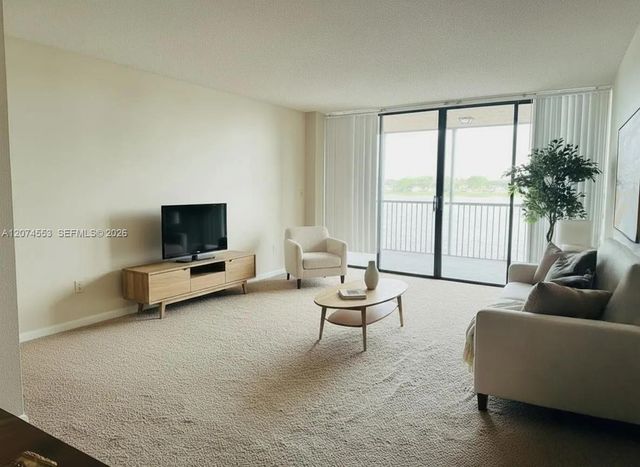 20860 San Simeon Way 205-6, Miami, FL 33179