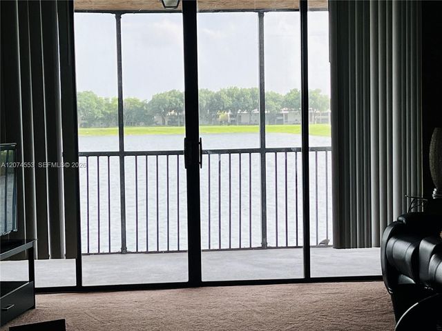 20860 San Simeon Way 205-6, Miami, FL 33179