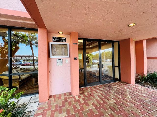 20860 San Simeon Way 205-6, Miami, FL 33179
