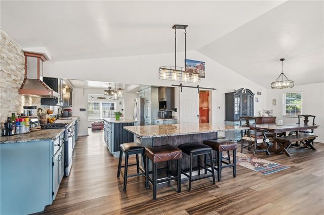 27 Bock Ln, Baden, PA 15005