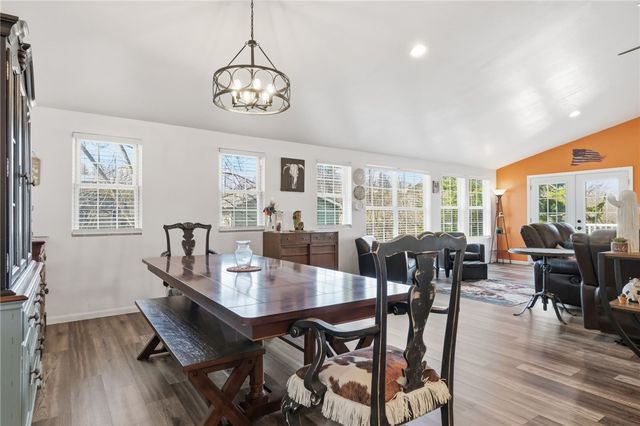 27 Bock Ln, Baden, PA 15005