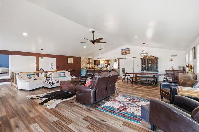 27 Bock Ln, Baden, PA 15005