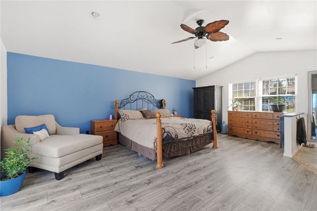 27 Bock Ln, Baden, PA 15005