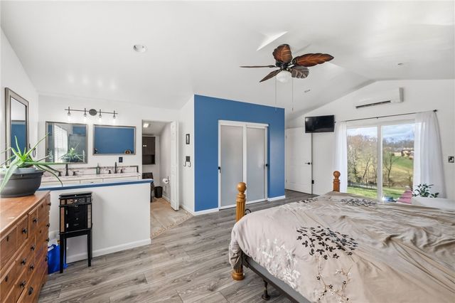 27 Bock Ln, Baden, PA 15005