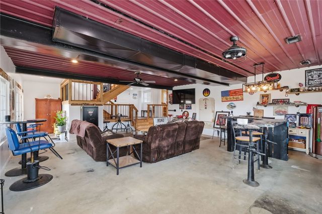 27 Bock Ln, Baden, PA 15005