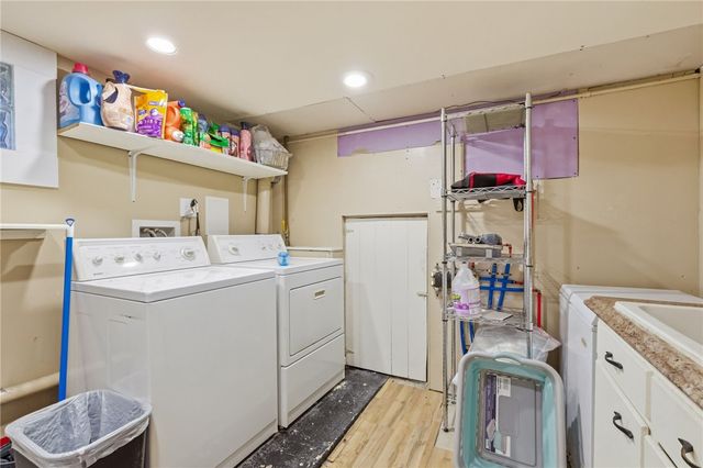 27 Bock Ln, Baden, PA 15005