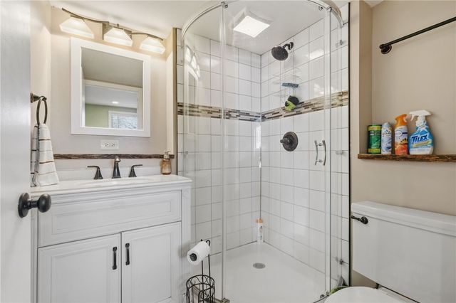 27 Bock Ln, Baden, PA 15005