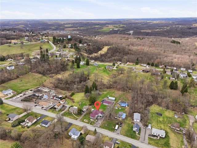 27 Bock Ln, Baden, PA 15005