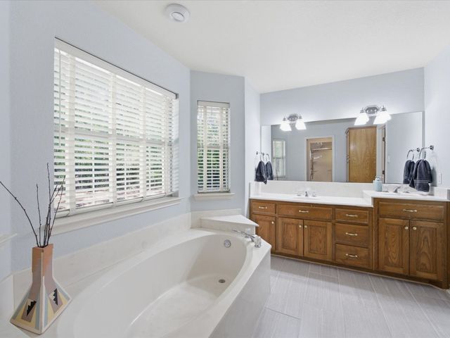 9627 County Road 4028, Kemp, TX 75143