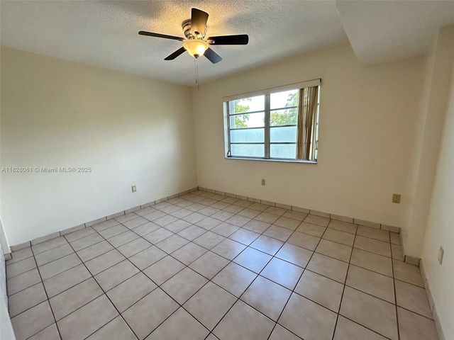 3181 SW 13 St 401, Miami, FL 33145