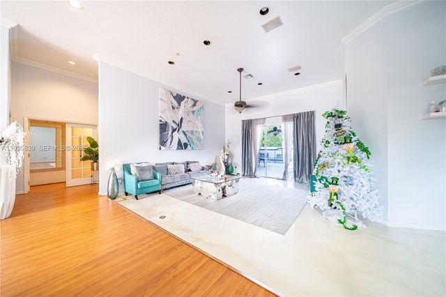5303 SW 111th Ter, Davie, FL 33328
