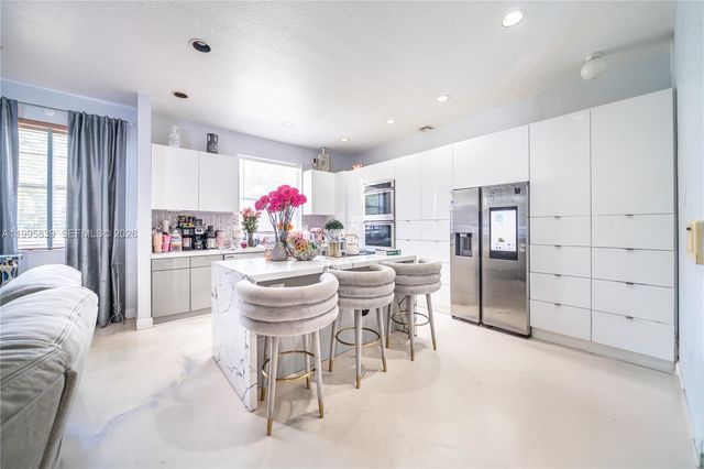 5303 SW 111th Ter, Davie, FL 33328
