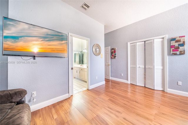 5303 SW 111th Ter, Davie, FL 33328