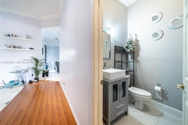 5303 SW 111th Ter, Davie, FL 33328