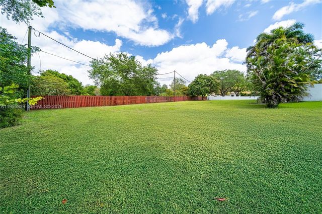 5303 SW 111th Ter, Davie, FL 33328