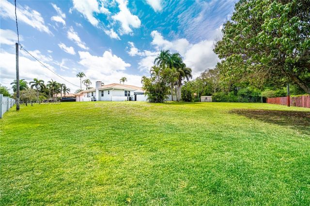 5303 SW 111th Ter, Davie, FL 33328