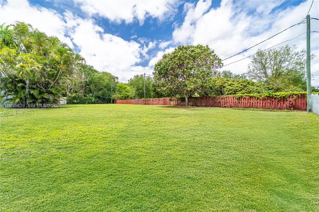 5303 SW 111th Ter, Davie, FL 33328