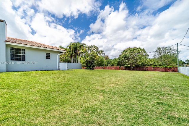 5303 SW 111th Ter, Davie, FL 33328