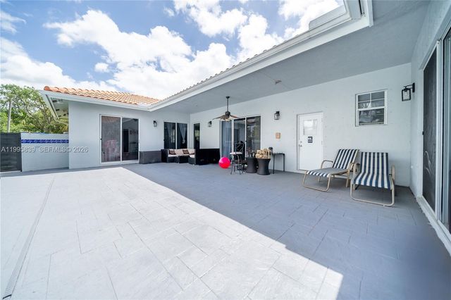 5303 SW 111th Ter, Davie, FL 33328