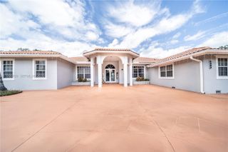 5303 SW 111th Ter, Davie, FL 33328