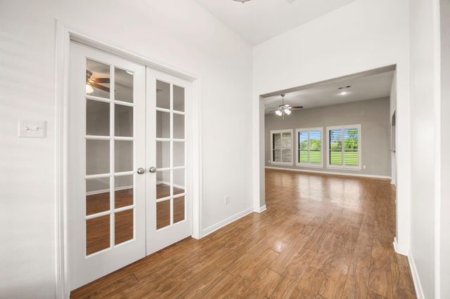 914 Lakeland Circle, Rosharon, TX 77583