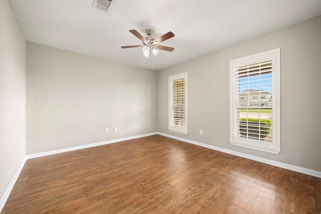 914 Lakeland Circle, Rosharon, TX 77583