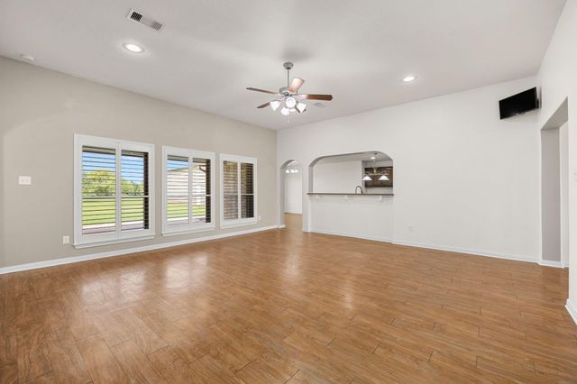 914 Lakeland Circle, Rosharon, TX 77583