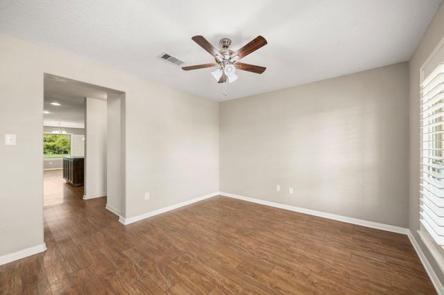 914 Lakeland Circle, Rosharon, TX 77583