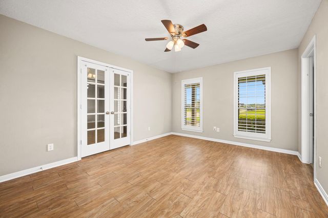 914 Lakeland Circle, Rosharon, TX 77583