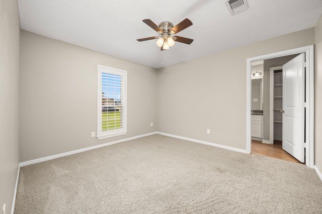 914 Lakeland Circle, Rosharon, TX 77583