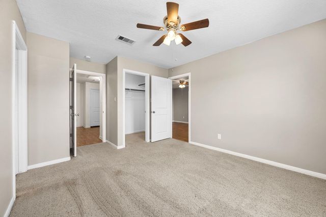 914 Lakeland Circle, Rosharon, TX 77583