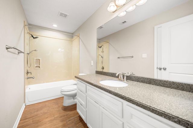 914 Lakeland Circle, Rosharon, TX 77583