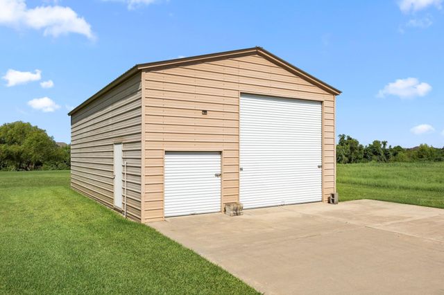 914 Lakeland Circle, Rosharon, TX 77583