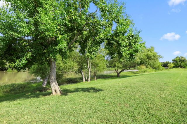 914 Lakeland Circle, Rosharon, TX 77583