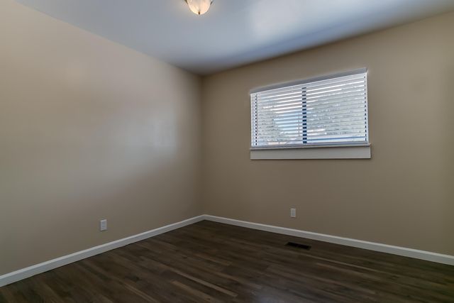 657 Grace Street NE, Albuquerque, NM 87123