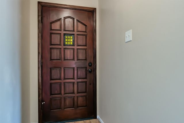 657 Grace Street NE, Albuquerque, NM 87123