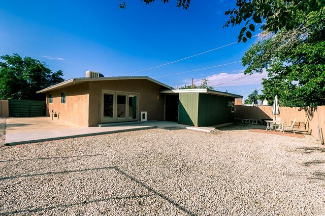657 Grace Street NE, Albuquerque, NM 87123