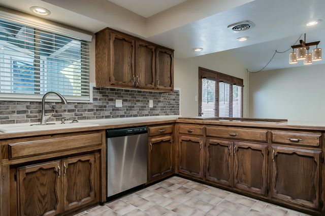 657 Grace Street NE, Albuquerque, NM 87123