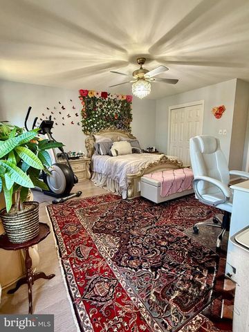 53 CLIVEDEN CT, Trenton, NJ 08648