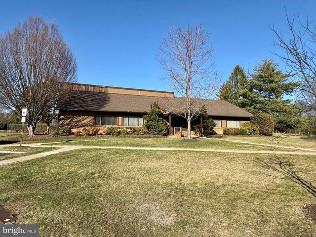 53 CLIVEDEN CT, Trenton, NJ 08648