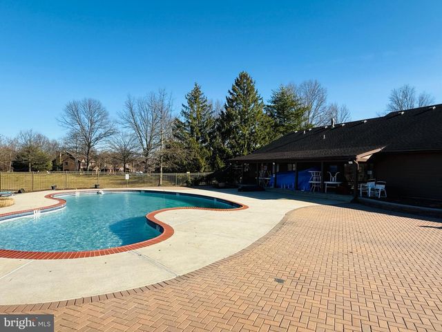 53 CLIVEDEN CT, Trenton, NJ 08648