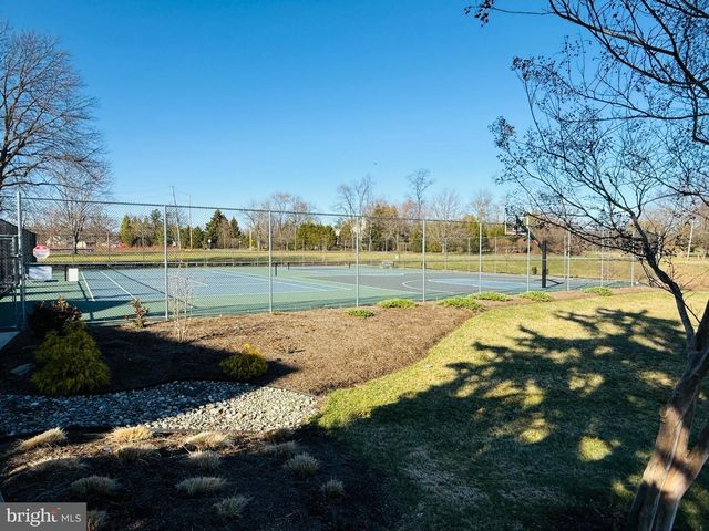 53 CLIVEDEN CT, Trenton, NJ 08648