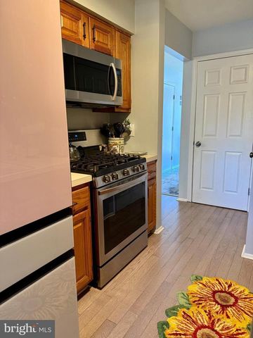 53 CLIVEDEN CT, Trenton, NJ 08648