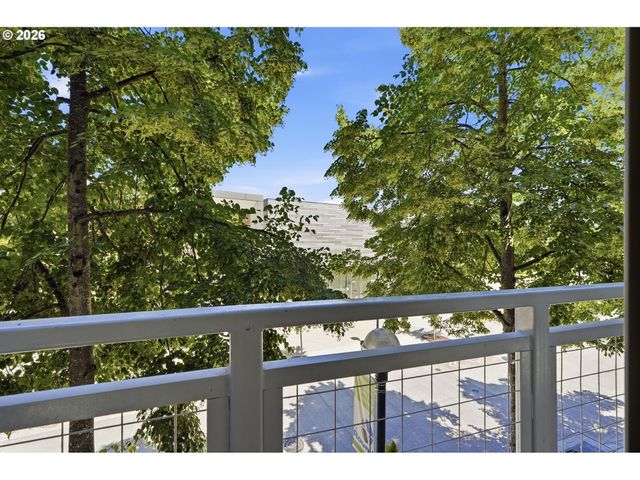 12600 Sw CRESCENT St 216, Beaverton, OR 97005