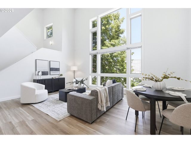 12600 Sw CRESCENT St 216, Beaverton, OR 97005