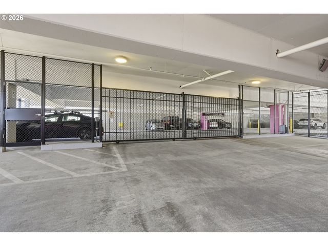 12600 Sw CRESCENT St 216, Beaverton, OR 97005