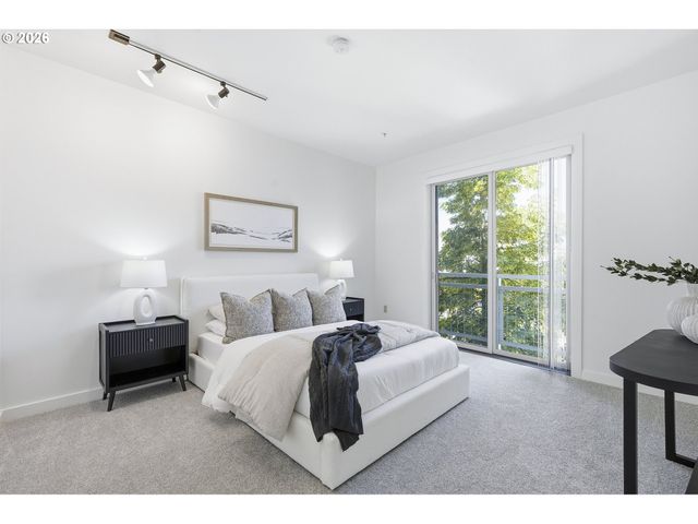 12600 Sw CRESCENT St 216, Beaverton, OR 97005