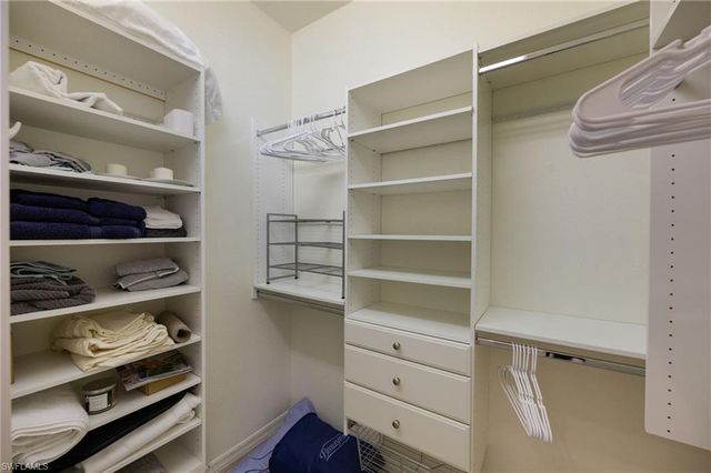 204 Glen Eagle CIR, Naples, FL 34104