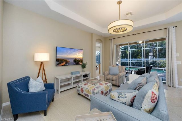 204 Glen Eagle CIR, Naples, FL 34104