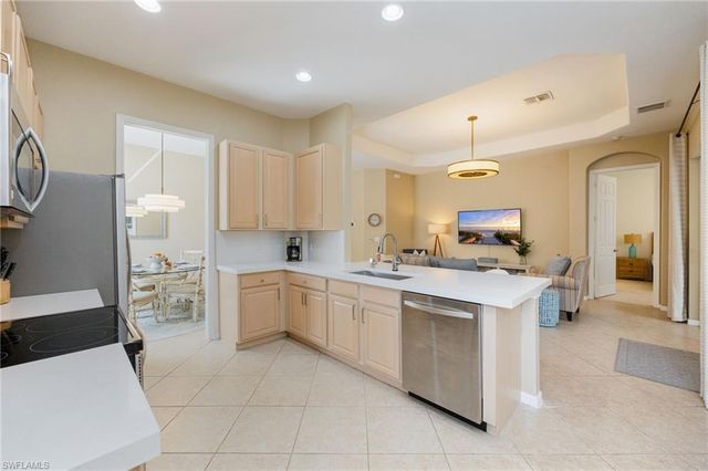 204 Glen Eagle CIR, Naples, FL 34104